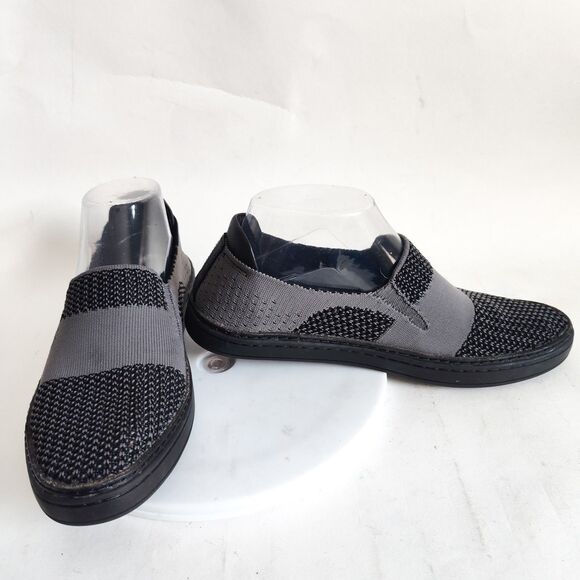 Ugg Sneakers Womens Size 7 Sammy Hyper Weave Slip On Comfort Knit Black Gray - Picture 7 of 12